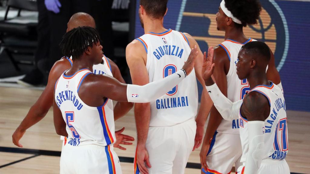 Piña de los jugadores de Oklahoma City Thunder