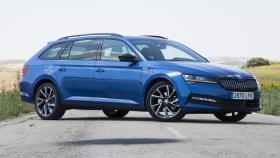 El Skoda Superb Combi es una berlina familiar de gran tamaño.