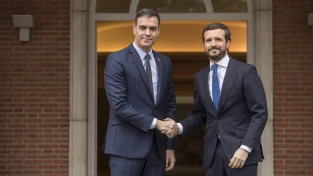 Pedro Sánchez y Pablo Casado el pasado 18 de febrero, última vez que se reunieron. Efe