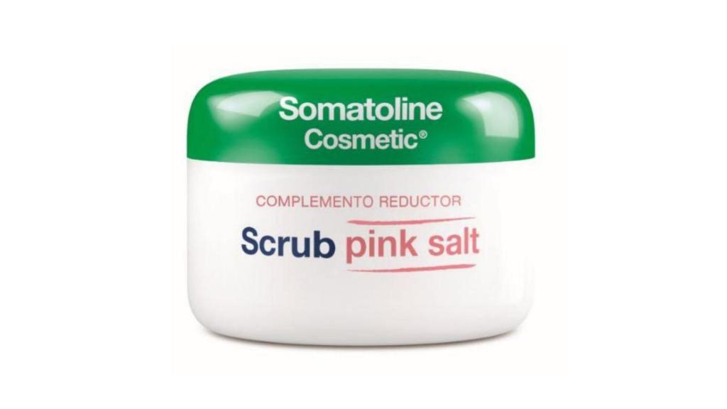 Este exfoliante elaborado con sal rosa del Himalaya suaviza el aspecto de la piel.