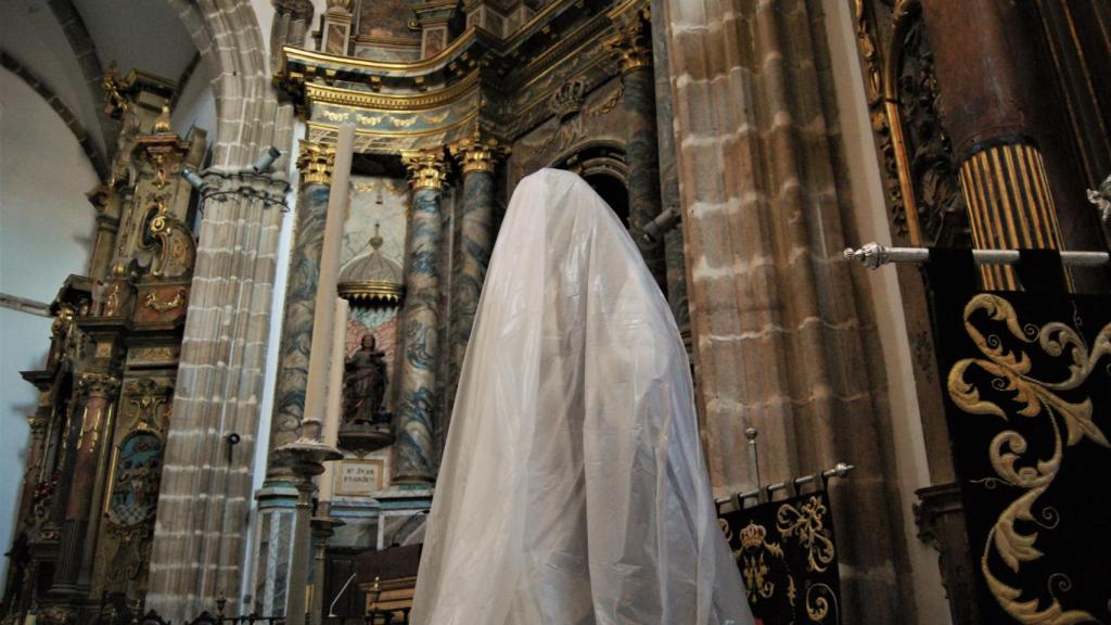 Imagen tapada de Nuestra Señora de los Dolores.