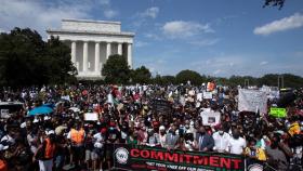 Miles de personas piden justicia en el aniversario de la marcha sobre Washington de Luther King