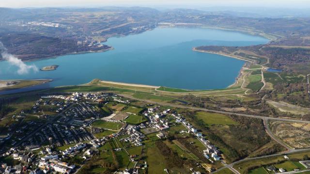 Panorámica del pueblo donde nació el fundador de Estrella Galicia