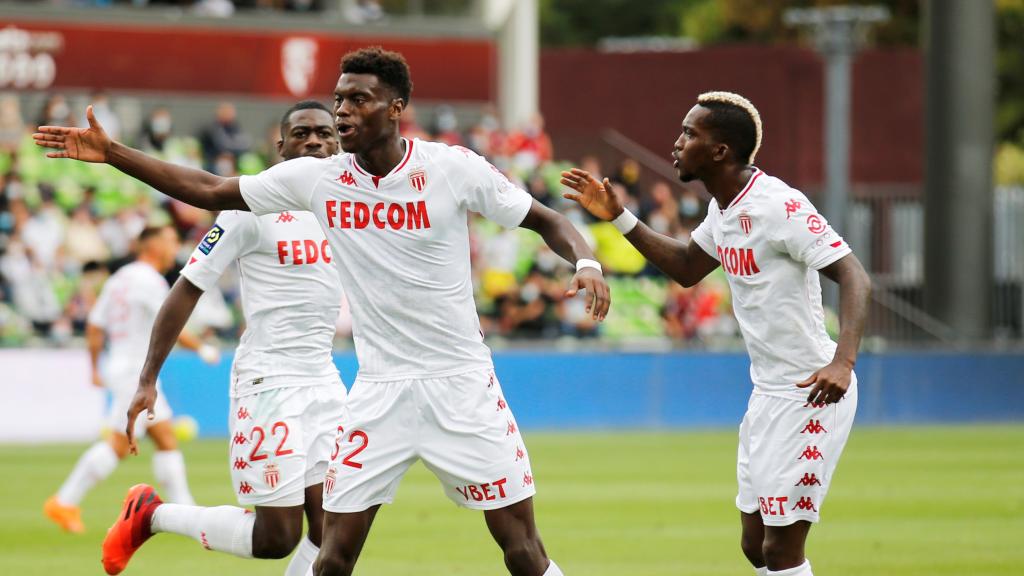 Benoit Badiashile celebra su primer gol de esta temporada 2020/2021 con el Mónaco