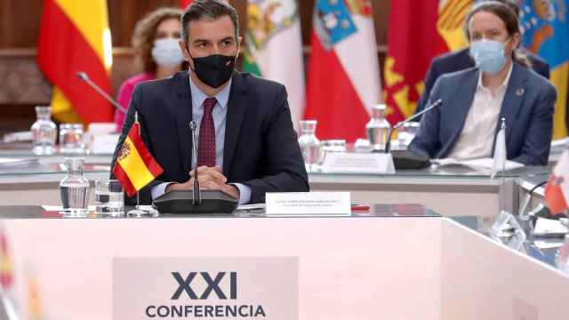El presidente del Gobierno, Pedro Sánchez, y el vicepresidente segundo, Pablo Iglesias, en la última Conferencia de Presidentes.