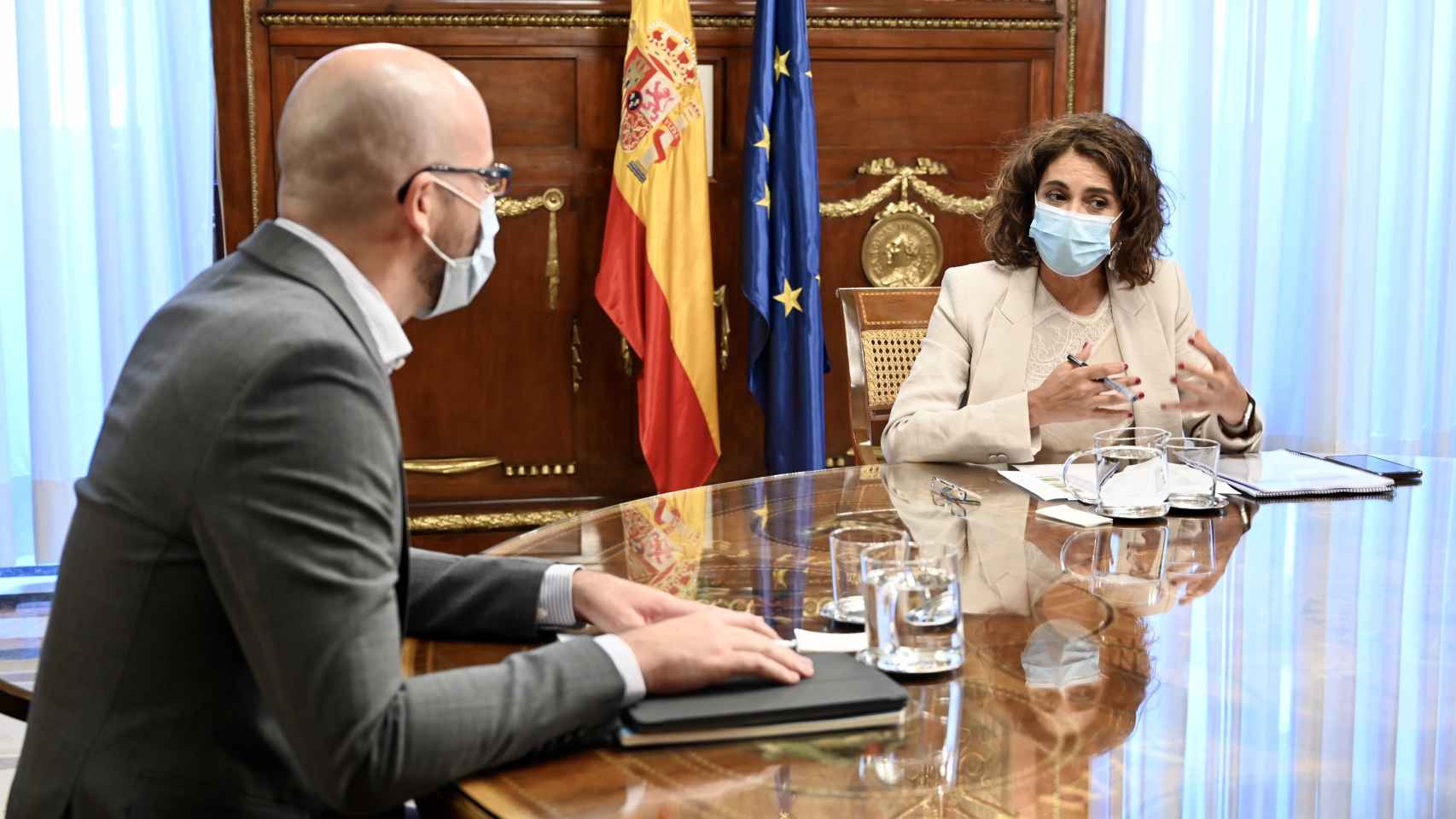 El secretario de Estado de Derechos Sociales, Nacho Álvarez, y la ministra de Hacienda, María Jesús Montero, durante la negociación presupuestaria.