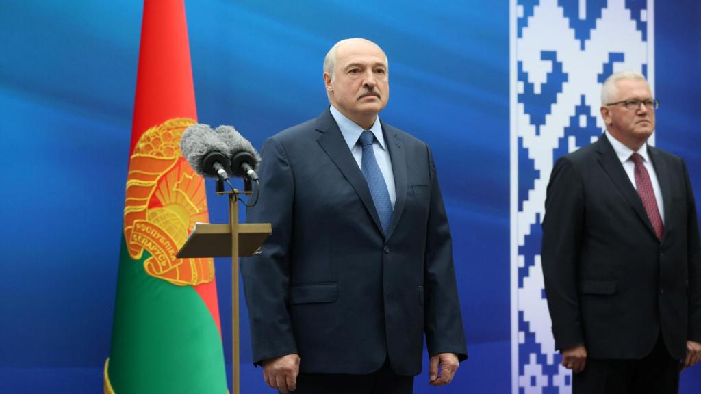 Alexandr Lukashenko, en un encuentro con los estudiantes de la ciudad de Baránovichi, provincia de Brest.