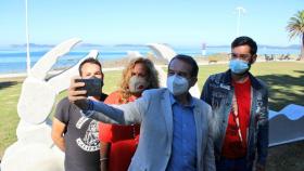 Una nécora gigante para inmortalizar los selfies en Samil: la última ocurrencia de Vigo