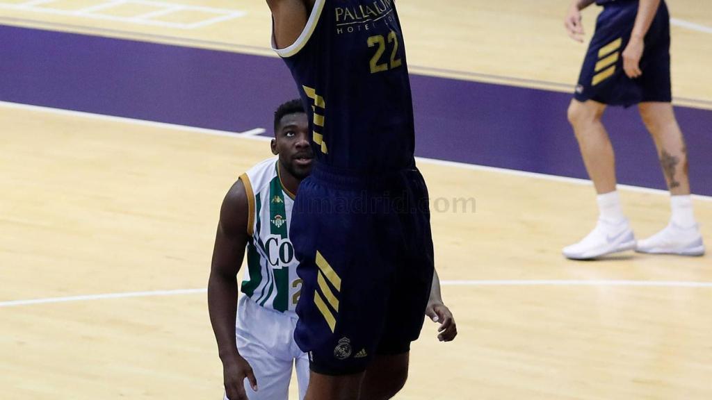 Walter Tavares, durante el partido amistoso entre Real Madrid y Coosur Betis