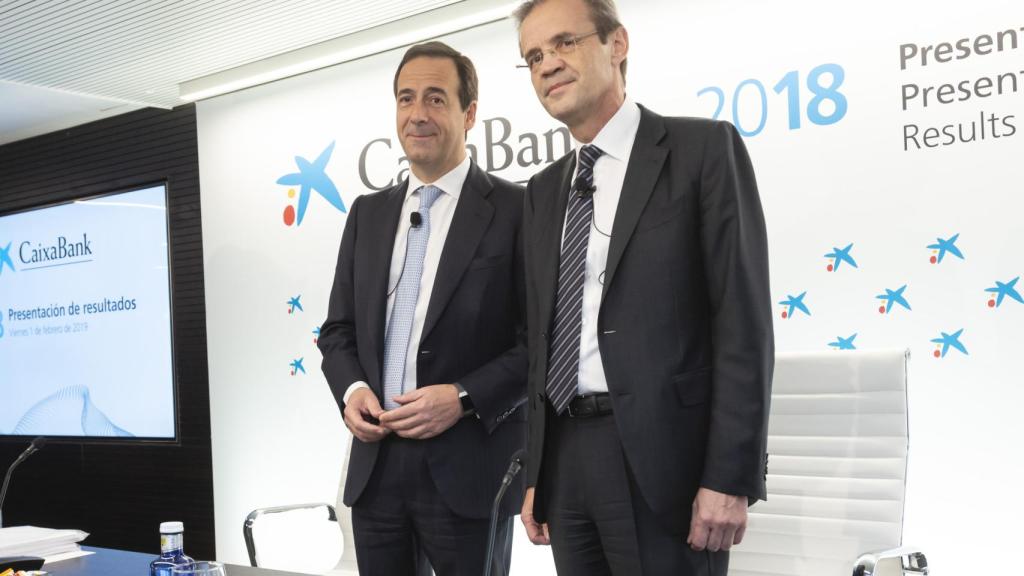 Jordi Gual, presidente de CaixaBank, y Gonzalo Gortázar, consejero delegado de la entidad.