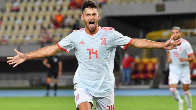 Hugo Duro celebra un gol con la Selección Sub21