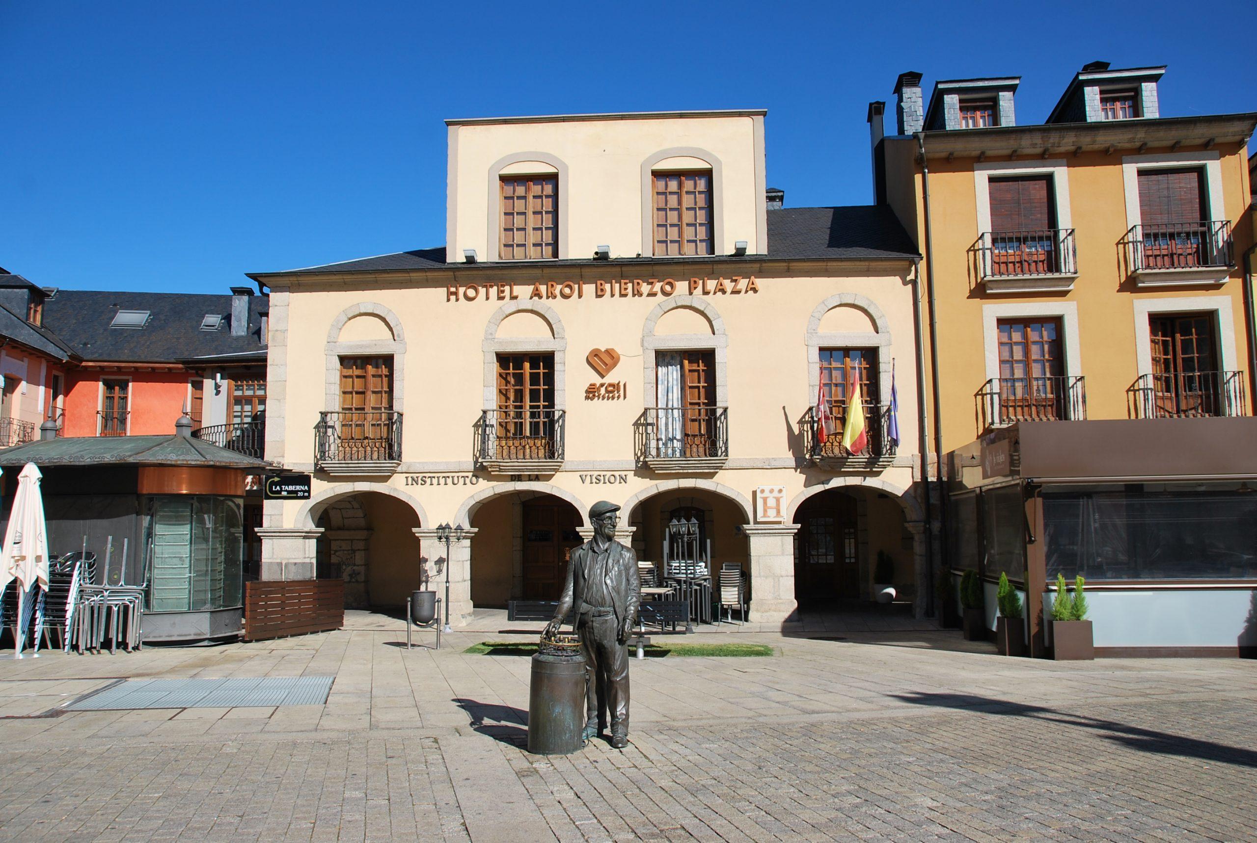 Plaza Mayor de Ponferrada y Barquillero (Emma Sexto)