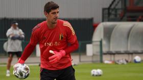 Thibaut Courtois entrenando con Bélgica