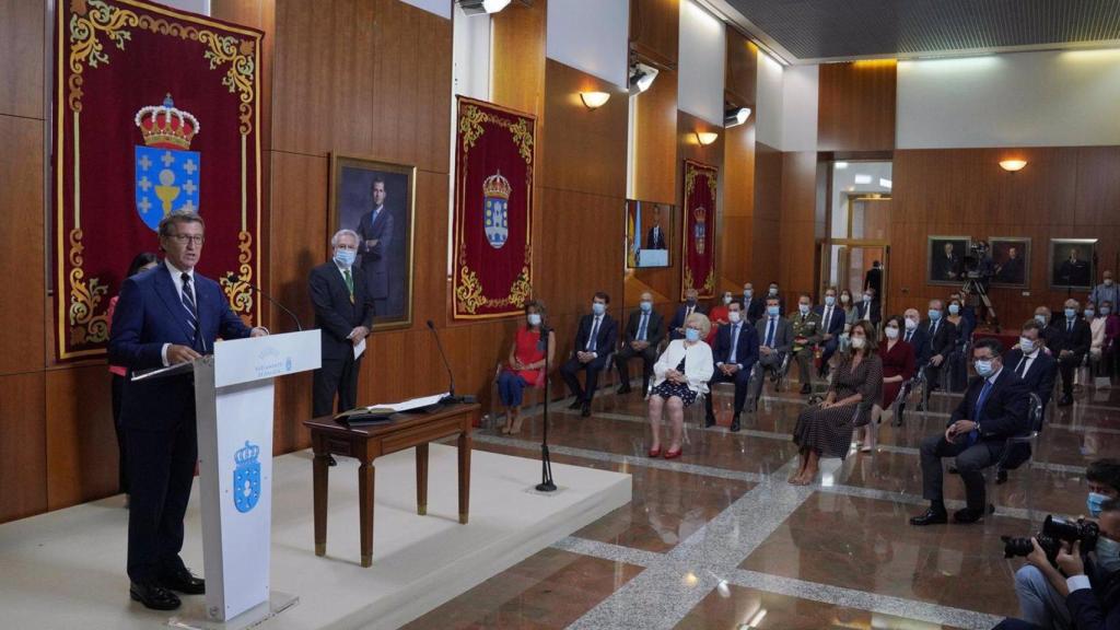 Alberto Núñez Feijóo toma posesión como presidente de la Xunta de Galicia, en Santiago de Compostela.