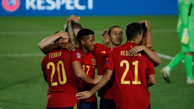 La Selección española celebra su gol ante Ucrania