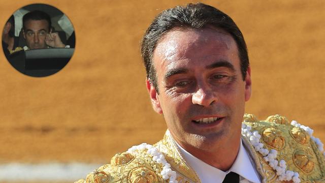 El torero ha huido en furgoneta de la plaza.