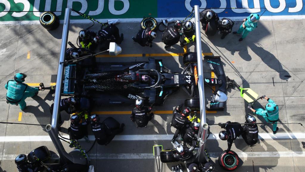 Parada en boxes de Lewis Hamilton durante el Gran Premio de Italia de la Fórmula 1