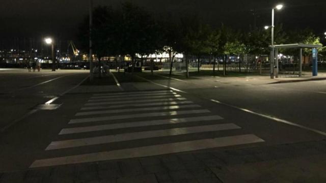 Quejas de los vecinos de la Ciudad Vieja de A Coruña por la falta de luz en la Marina