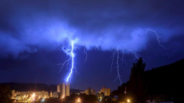 Tormenta eléctrica. EFE/EPA/Peter Komka