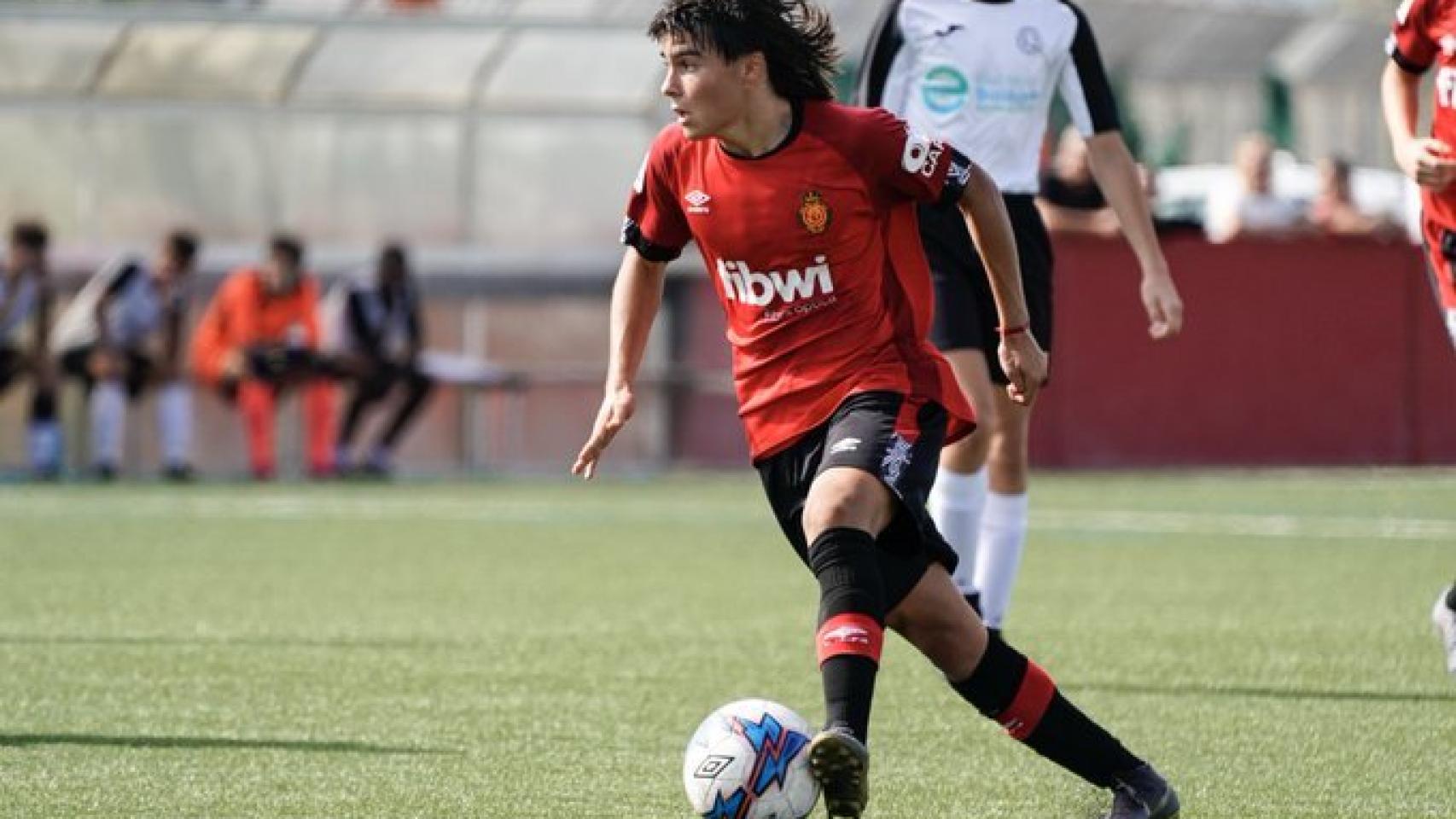 Luka Romero, delantero del Mallorca, durante un partido con el filial