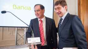 El presidente de Bankia, José Ignacio Goirigolzarri, junto al presidente de Mapfre, Antonio Huertas.