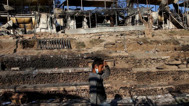 Campo de refugiados de Moria tras el incendio de este martes.