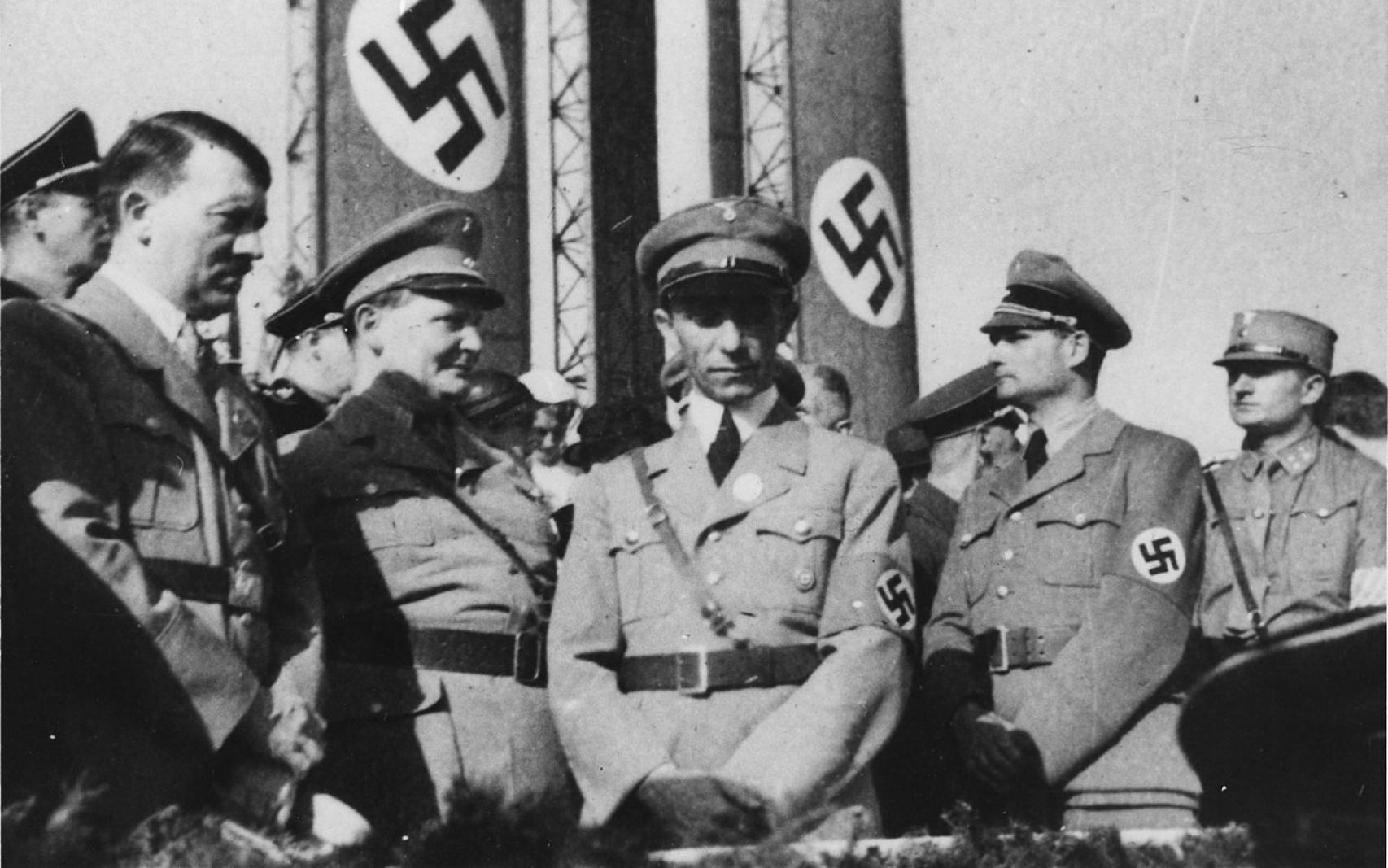 Hitler, Goering, Goebbels y Hess a principios de la década de los 30.