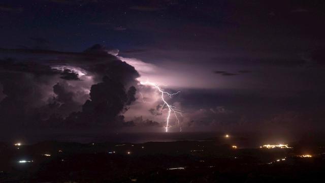 Tormenta eléctrica en Menorca. EFE/David Arquimbau