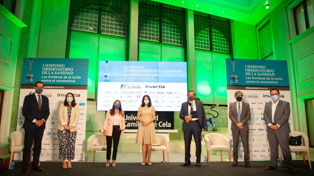 Fedrico Montalvo, presidente del Comité de Bioética de España; Ofelia de Lorenzo, presidenta de Asociación Española de Derecho Sanitario; Raquel Murillo, directora general adjunta de AMA; Mamen Vázquez, directora general de EL ESPAÑOL; Juan Abarca, presidente del IDIS; Carlos Represas, director de Innovación de Promeda, y Eduardo Ortega Socorro, redactor de Invertia.