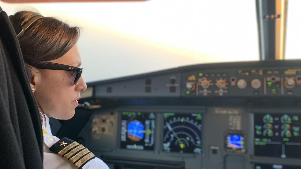 Gisela Armengol, en el interior del avión.