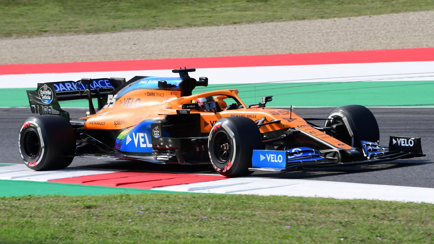 Carlos Sainz Jr, en el circuito de Mugello durante el Gran Premio de la Toscana