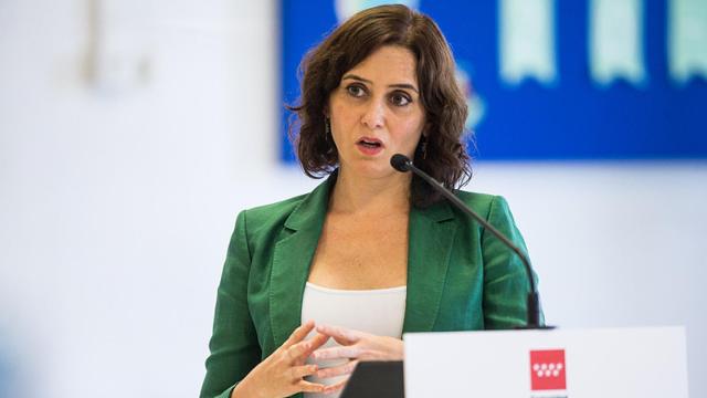 La presidenta de la Comunidad de Madrid, Isabel Díaz Ayuso, durante una rueda de prensa.