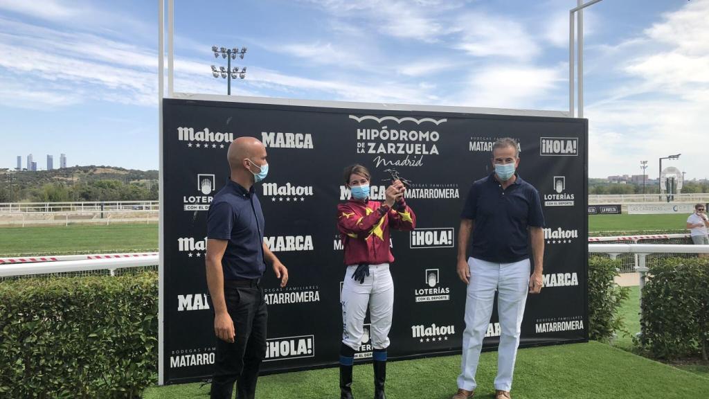 Nieves García, recogiendo su premio.