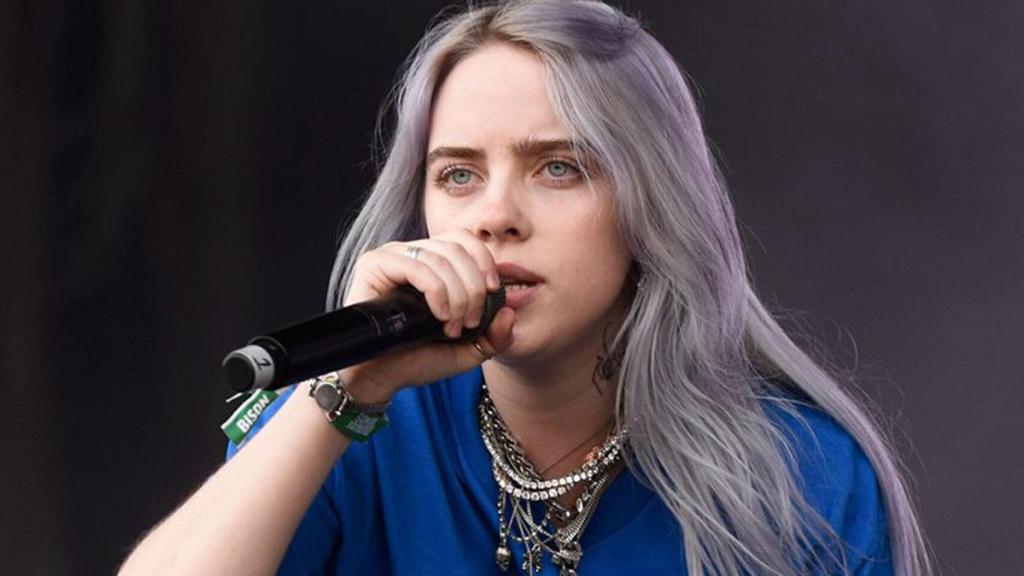 Billie Eilish creó tendencia con su coloración capilar.