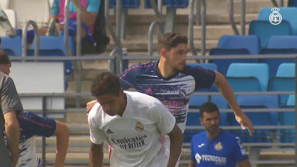 Raphael Varane y Fede Valverde en el amistoso frente al Getafe