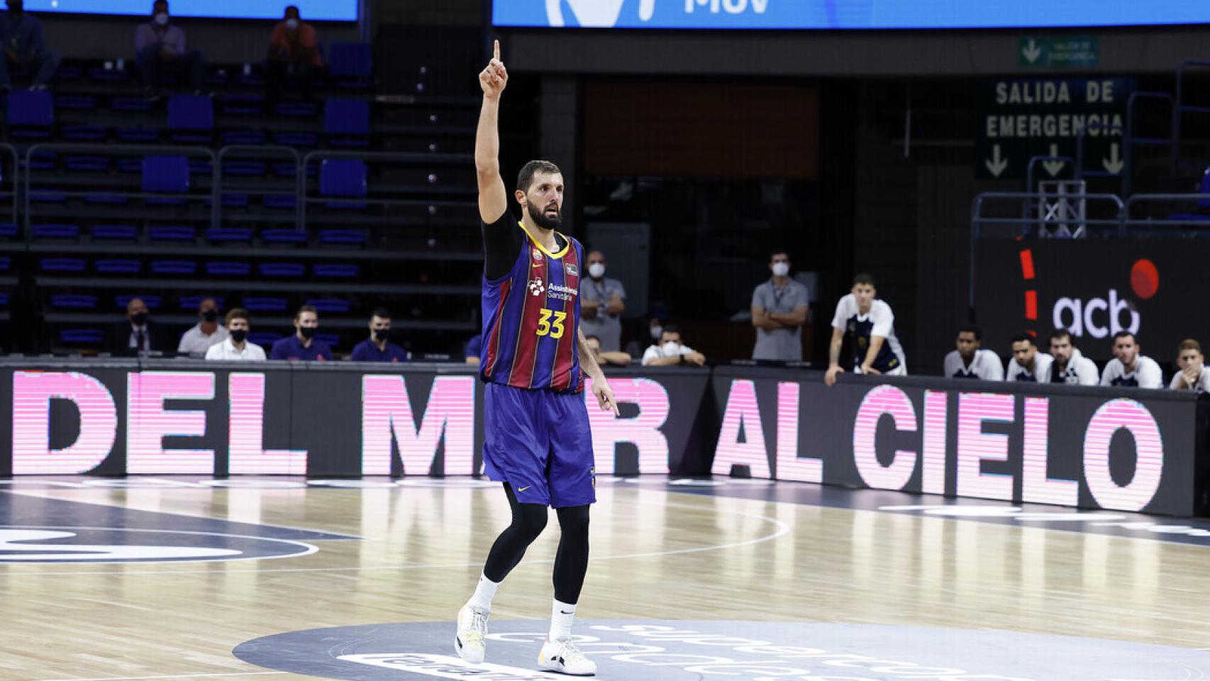 Nikola Mirotic celebra una canasta del Barcelona