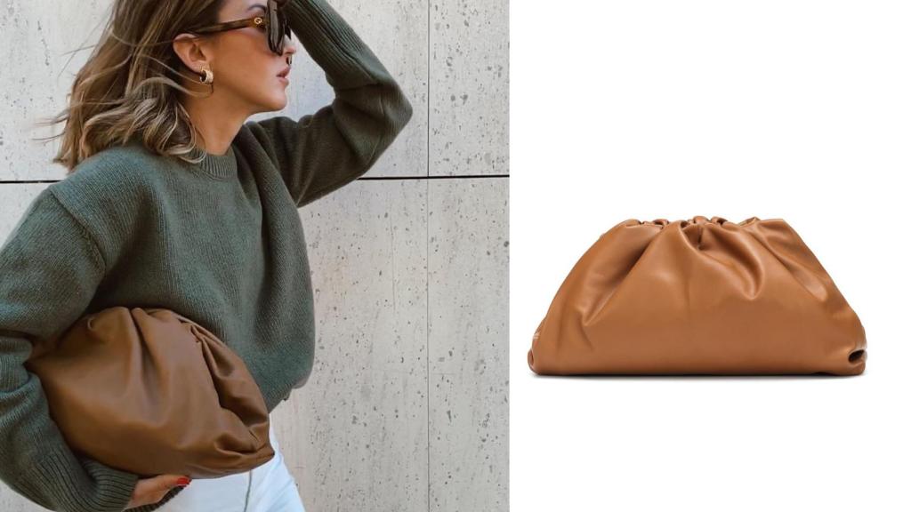 Con un 'look' casual la 'influencer' posaba con este clutch de Bottega Veneta