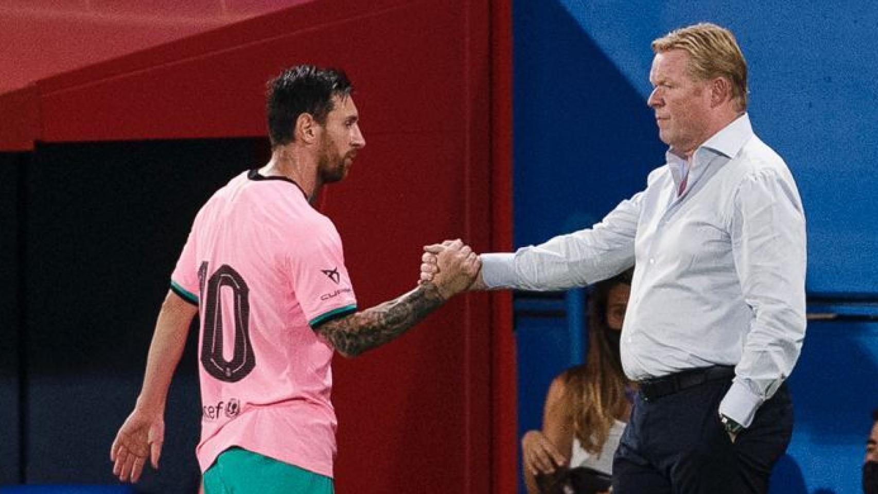 Leo Messi y Ronald Koeman, durante el amistoso ante el Girona