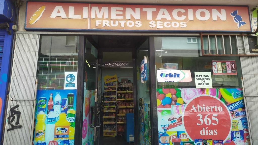 Local de alimentación en la Calle Artajona 11 donde sucedieron los hechos