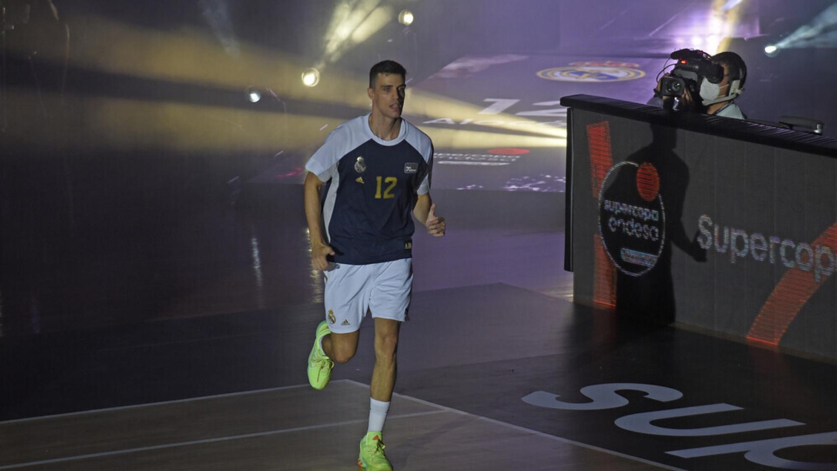 Carlos Alocén durante la presentación del Real Madrid