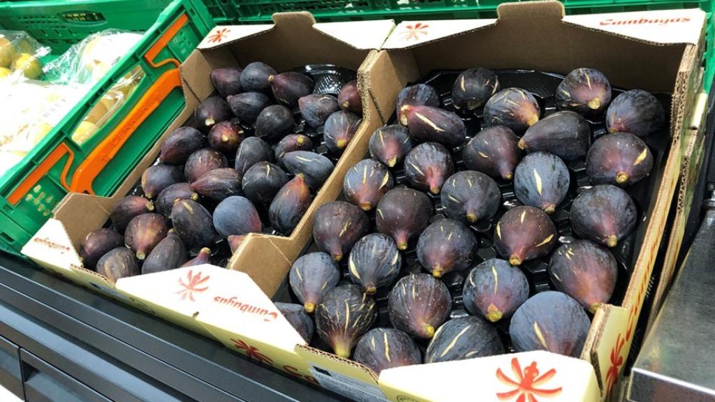 Los higos que comercia Mercadona en una de sus estantería de la sección de 'Frutas y Verduras'.