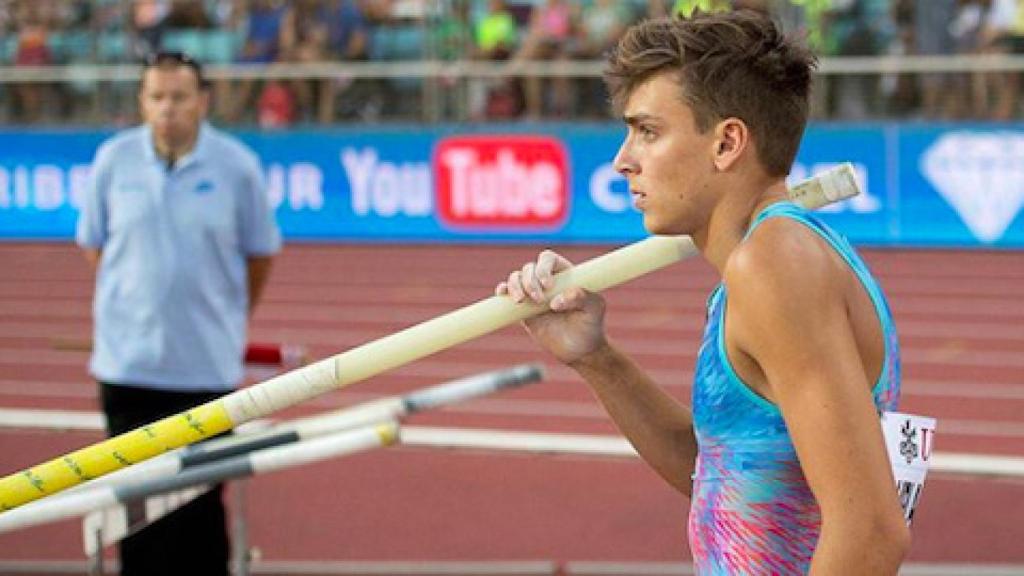 Duplantis, en una competición juvenil