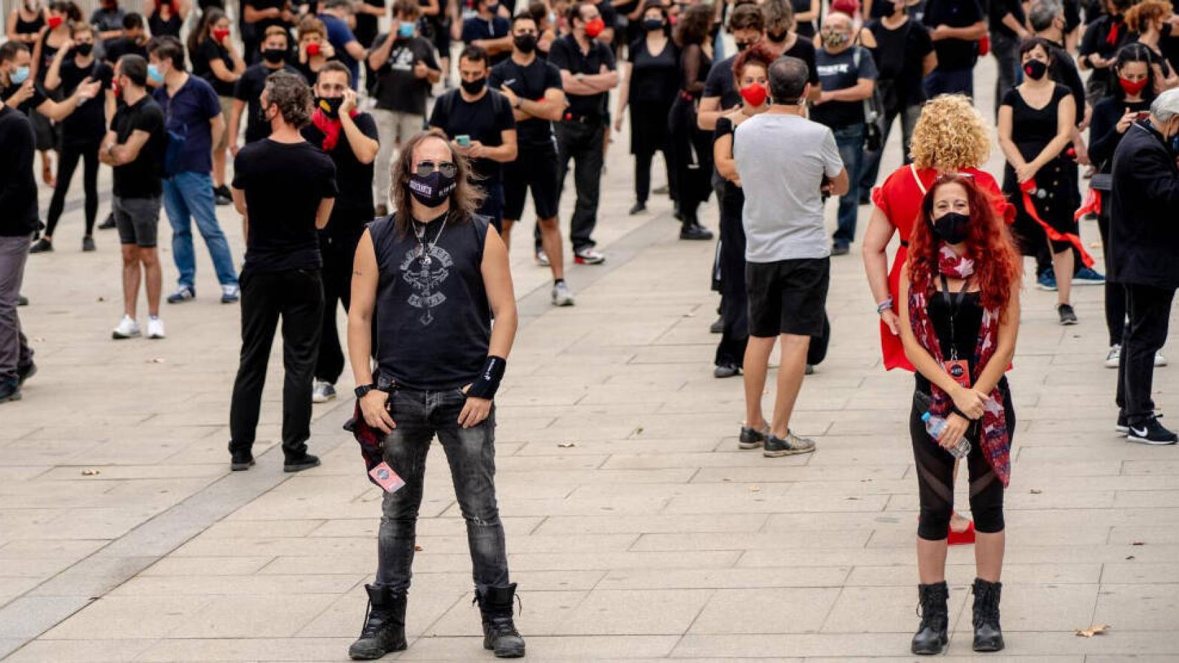 El movimiento Alerta Roja, del mundo de espectáculo y eventos, en una movilización en Sevilla. Foto: Eduardo Briones - Europa Press