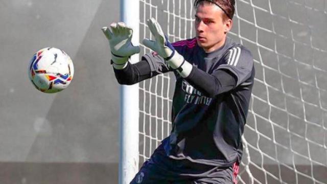 Lunin, en un entrenamiento con el Real Madrid