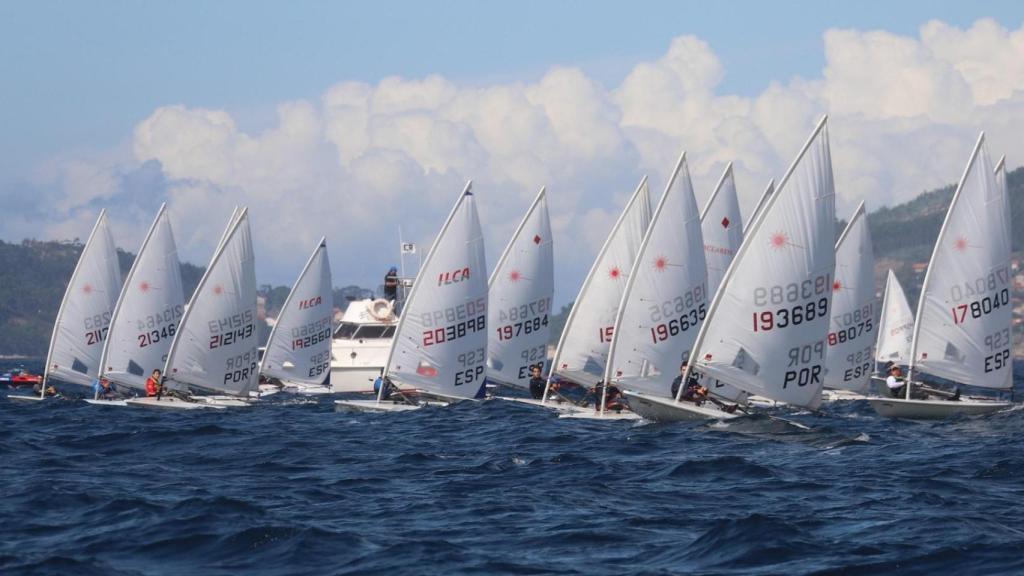 Espectáculo y vela ligera de calidad de la Semana Abanca en la ría de Vigo