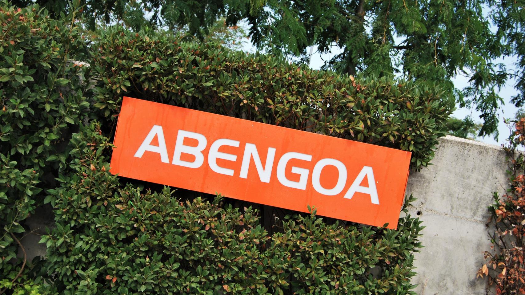 Cartel de Abengoa en su sede de Sevilla.