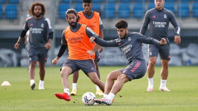 Asensio y Hazard se entrenan con el resto del grupo tras el debut del Real Madrid en La Liga