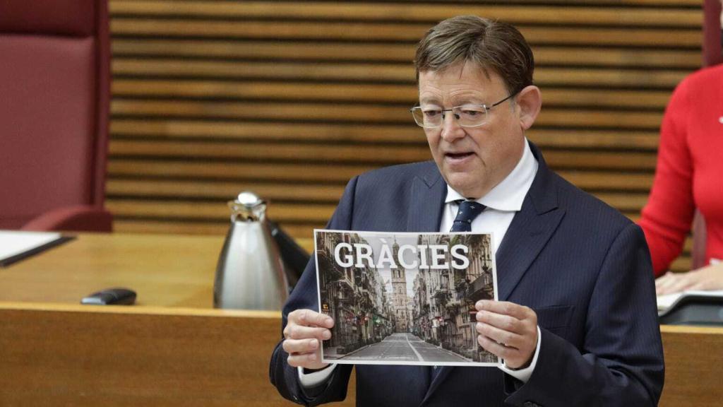 Ximo Puig, durante su intervención este lunes en 'Les Corts Valencianes'. EE