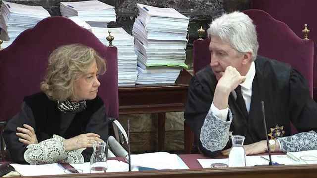 Consuelo Madrigal y Fidel Cadena, en el juicio del 'procés'./