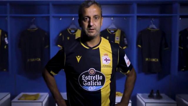 Fran es el encargado de lucir la nueva camiseta del Dépor